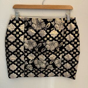 Black and Gold Floral Mini Skirt Elegant Cocktail Party Wear 30 Inch Waist